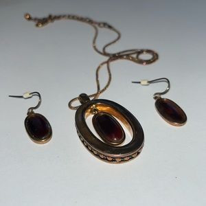 Necklace and earring set